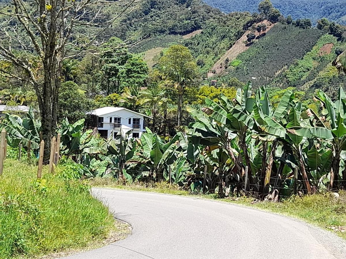 Hotel Vista Farallones Jardín Kültér fotó