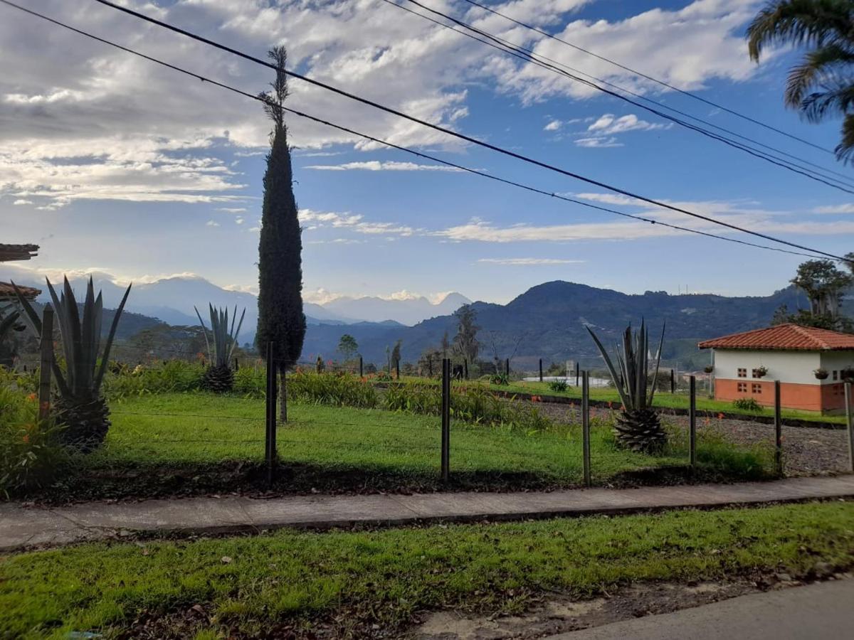 Hotel Vista Farallones Jardín Kültér fotó